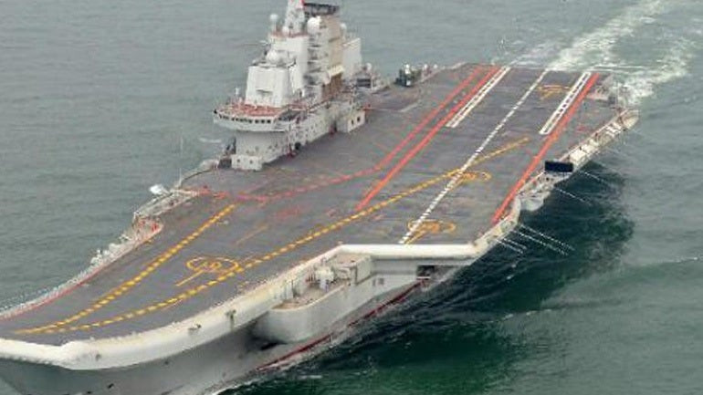 Έφτασε στο Χονγκ Κονγκ το κινεζικό αεροπλανοφόρο Λιαονίνγκ (εικόνες)